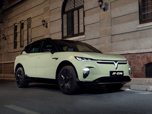 SUV de tamanho médio, a autonomia máxima pura elétrica é de 901 km, com opções de tração nas duas e nas quatro rodas